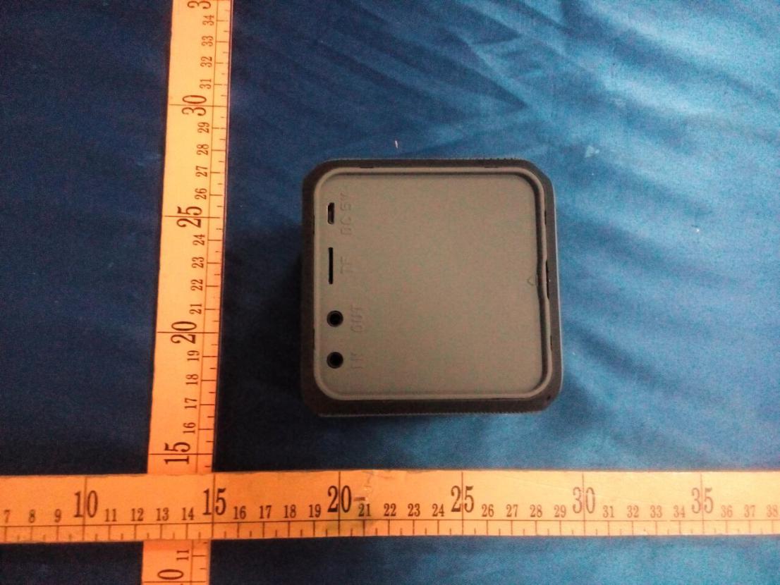 FCC ID 2AI63Z11 External Photos