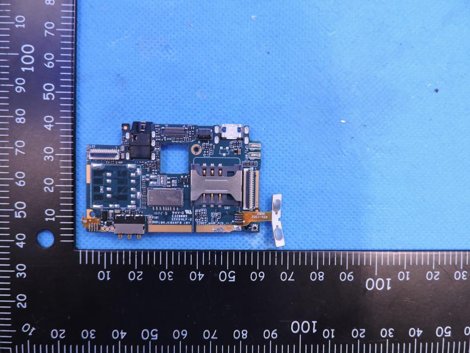 FCC ID 2AIFYU8 Internal Photos