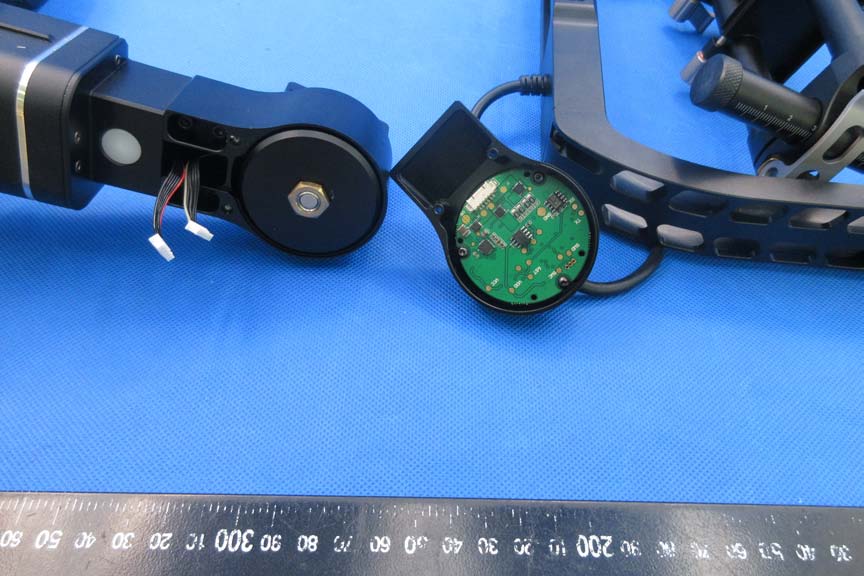 FCC ID 2AIHFZYSL Internal Photos