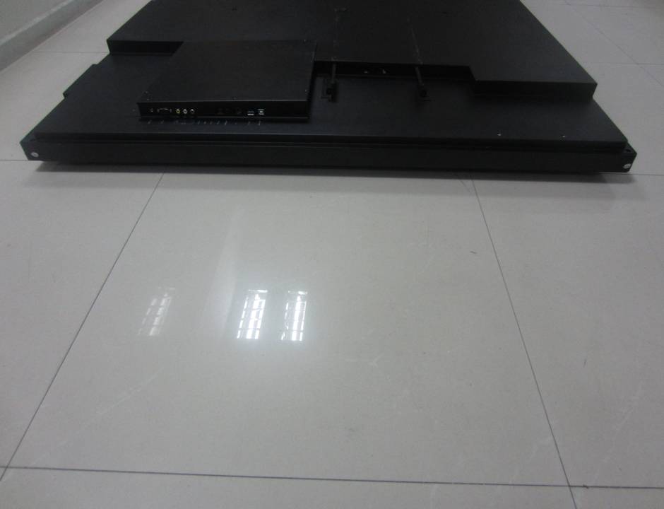 FCC ID 2AIHRONESCREEN1 External Photos