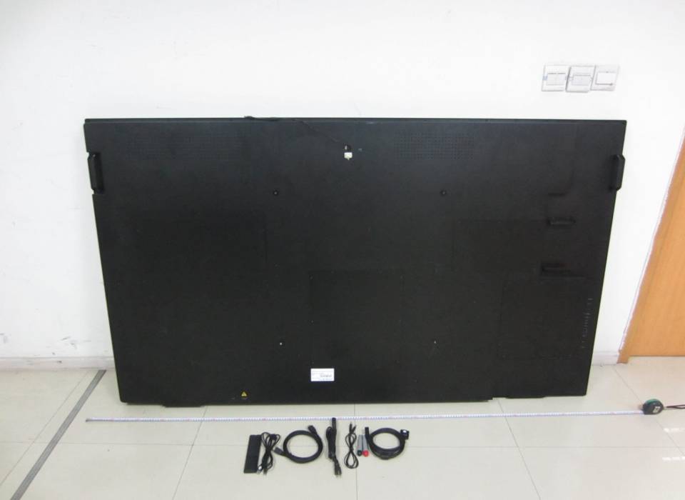 FCC ID 2AIHRONESCREEN1 External Photos