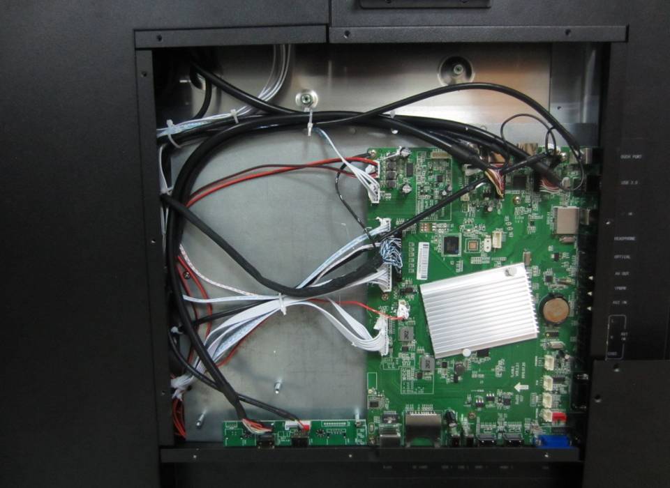 FCC ID 2AIHRONESCREEN1 Internal Photos