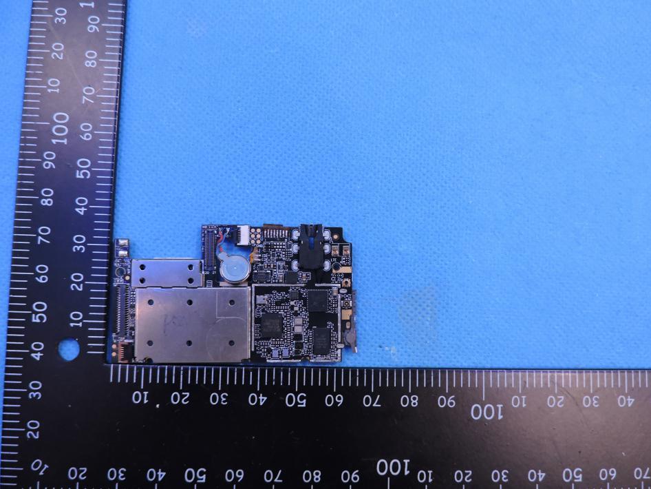 FCC ID 2AIYZSSPILU Internal Photos