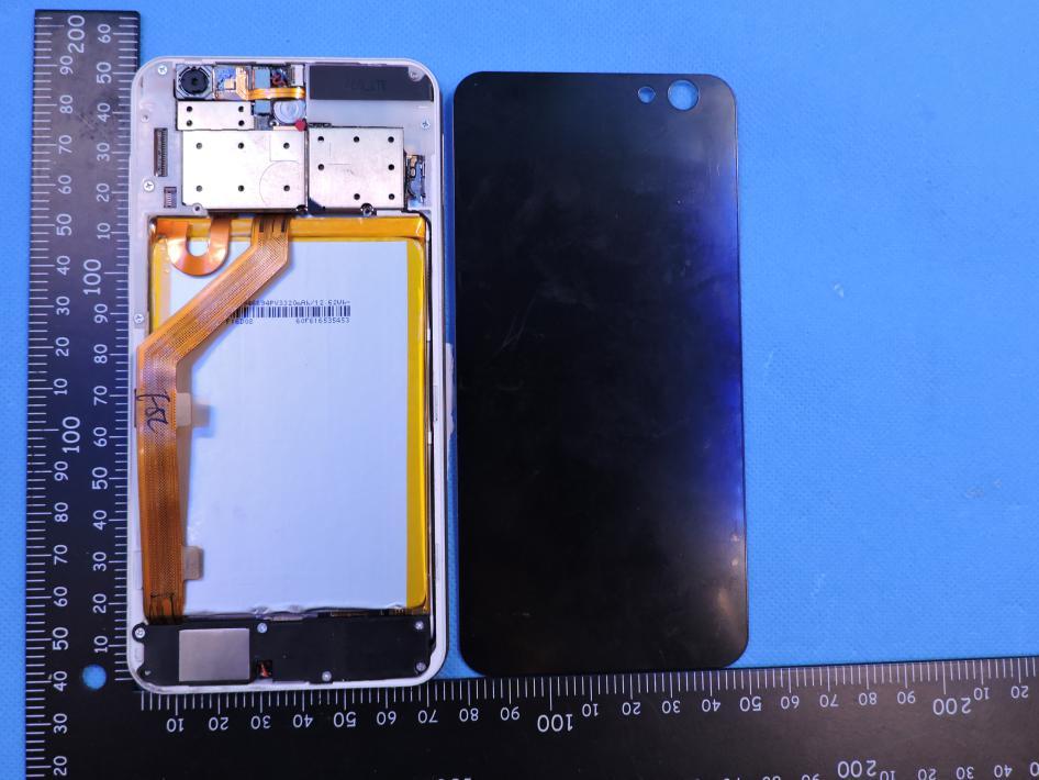 FCC ID 2AIYZSSPILU Internal Photos