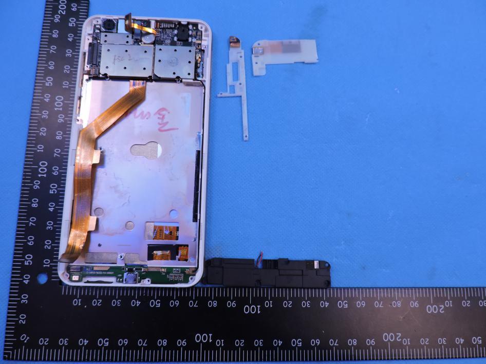 FCC ID 2AIYZSSPILU Internal Photos