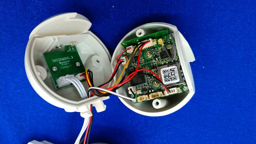 FCC ID 2AJM2UTEC2017 Internal Photos