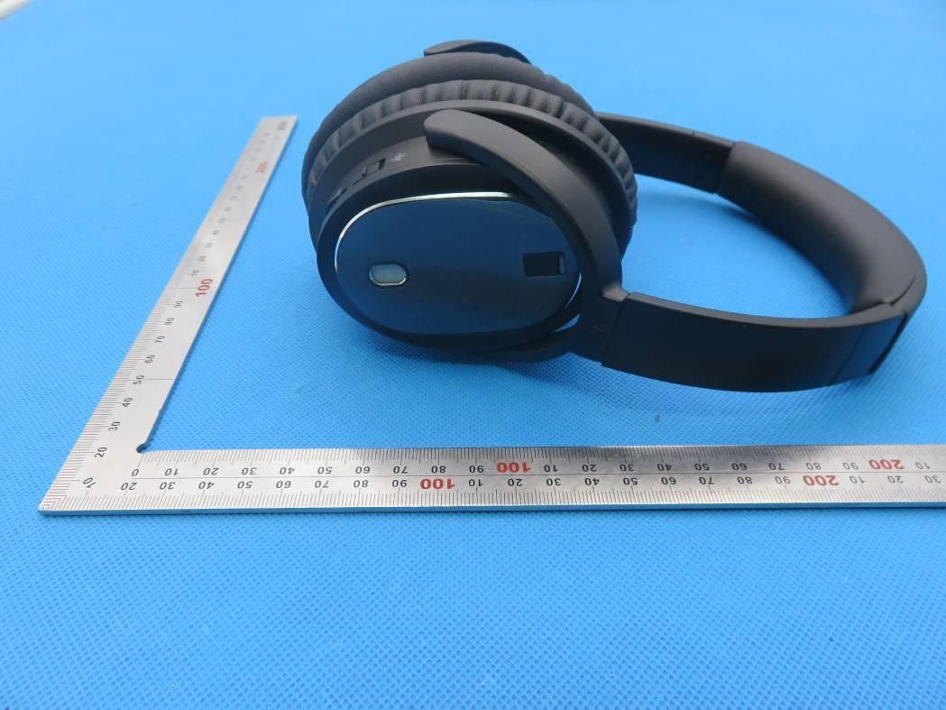 FCC ID 2AK8K-AXIOSPRO External Photos