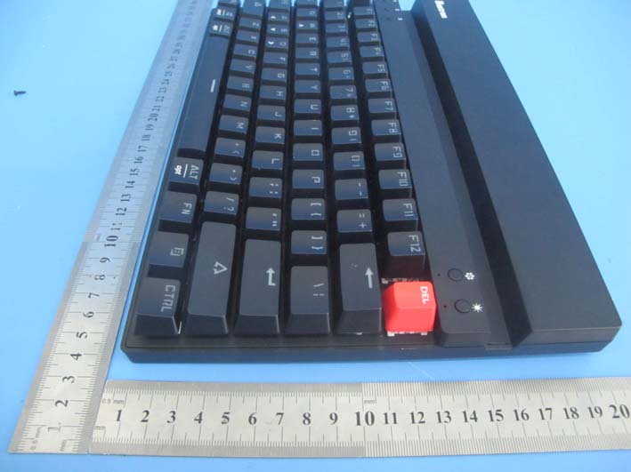 FCC ID 2AL4I-FITKID External Photos