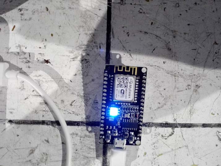 FCC ID 2ALEUM0E10XPX Test Setup Photos