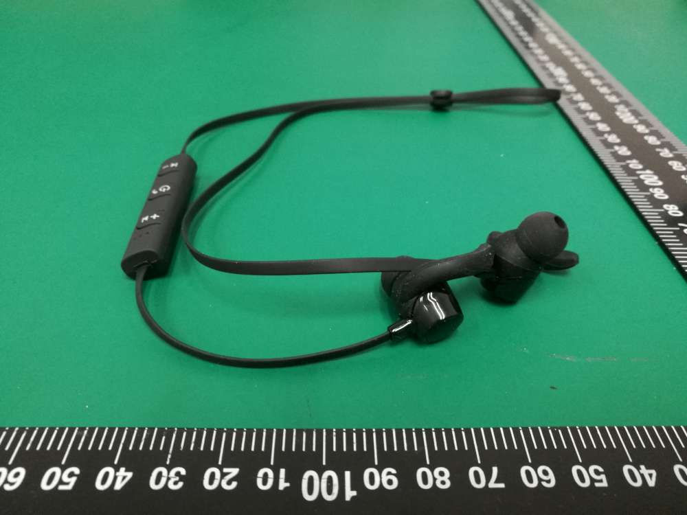 FCC ID 2ALMQ-BTE06 External Photos
