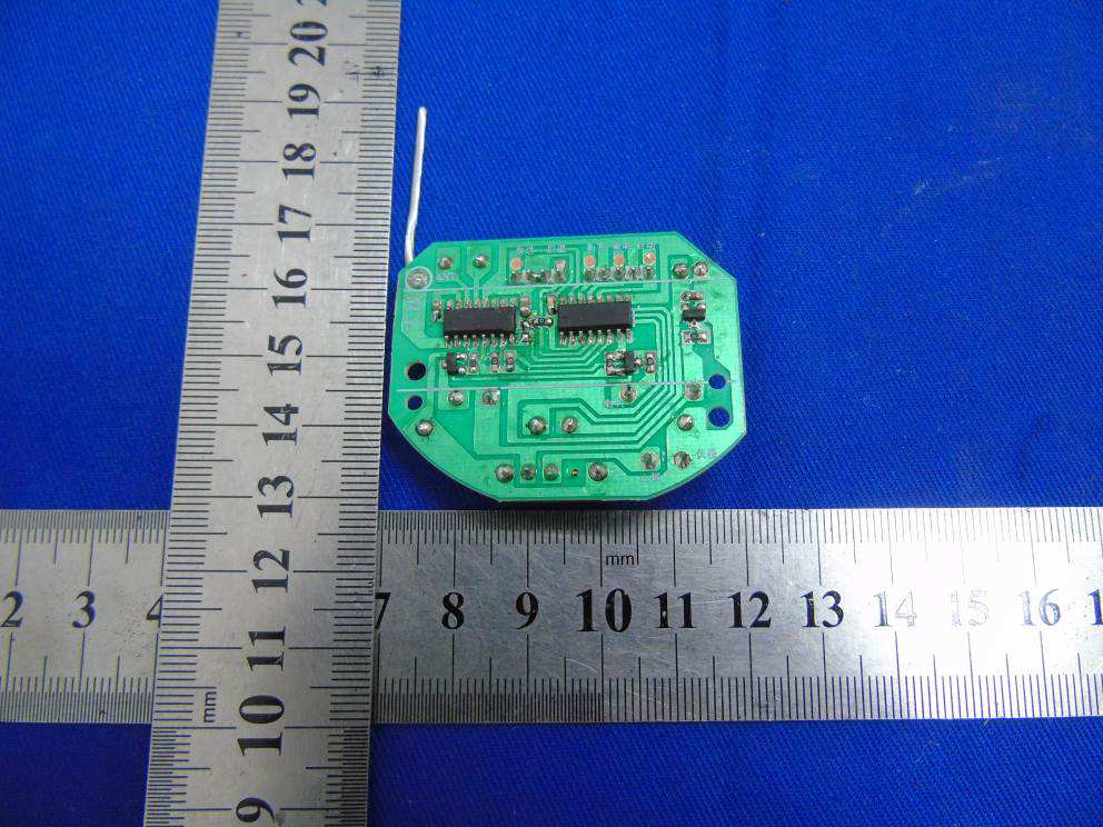 FCC ID 2ALP920170328 Internal Photos