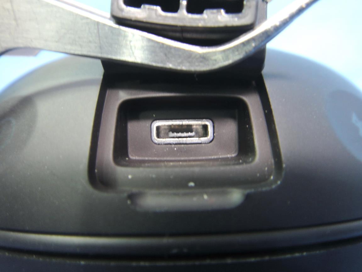 FCC ID APIJBLCLIP2AN External Photos