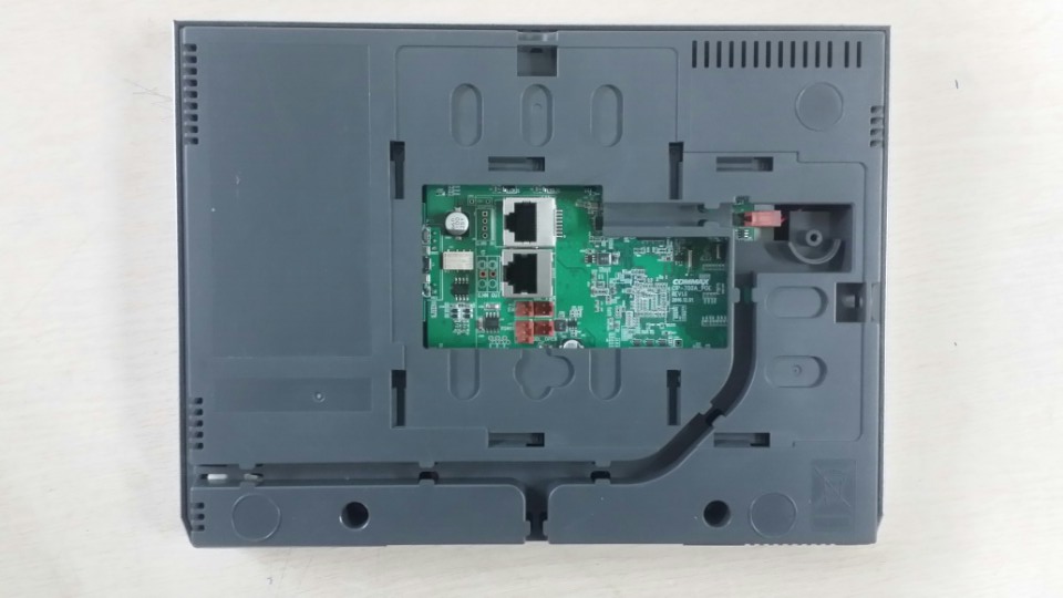 FCC ID CCECIP-700SW ID Label Location Info
