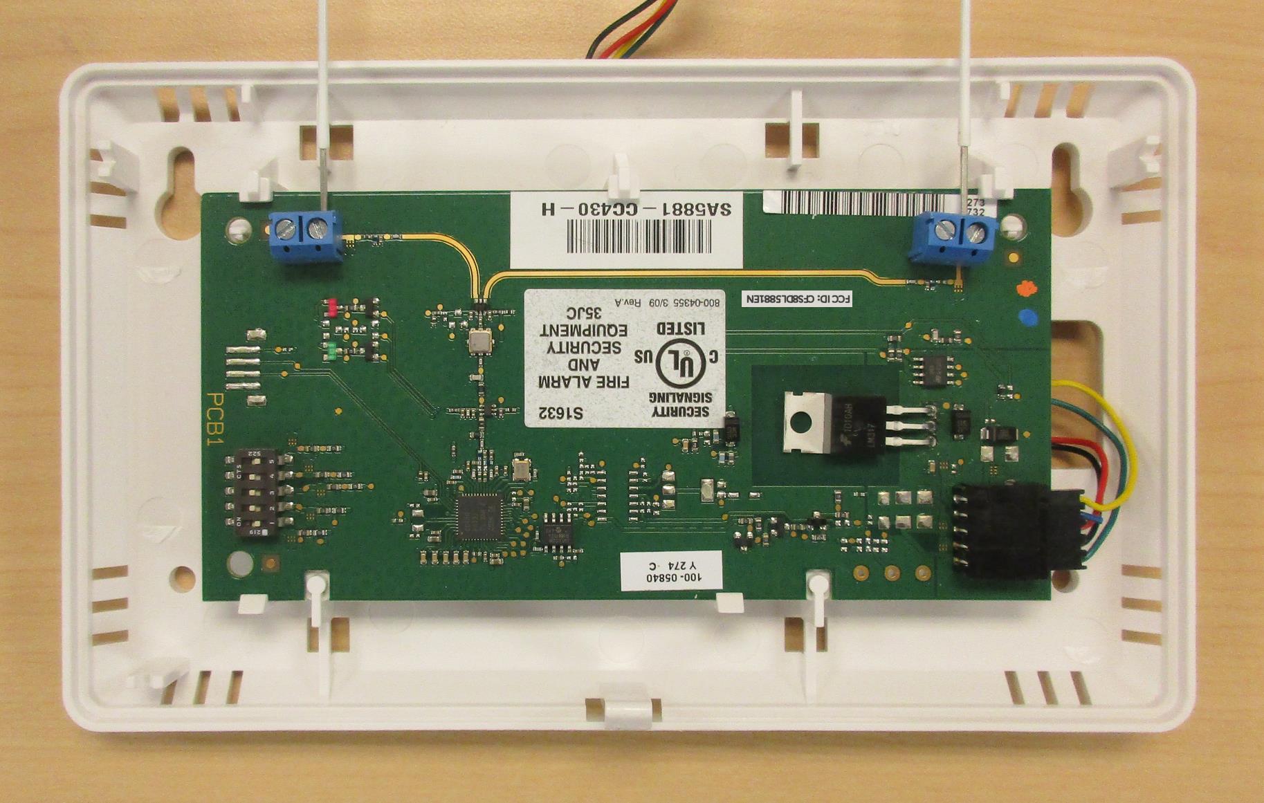FCC ID CFS8DL5881EN ID Label Location Info