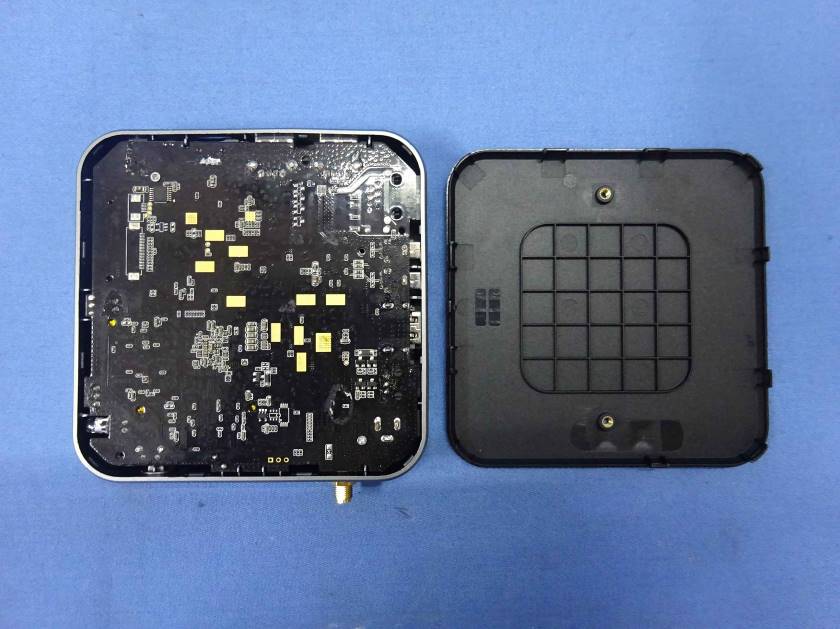 FCC ID FBI-DECODERD310 Internal Photos