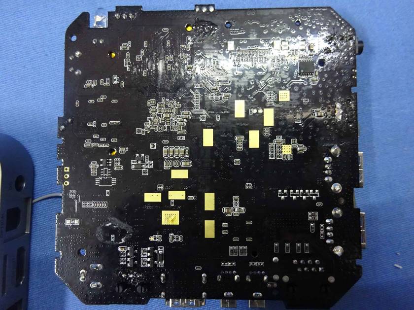 FCC ID FBI-DECODERD310 Internal Photos