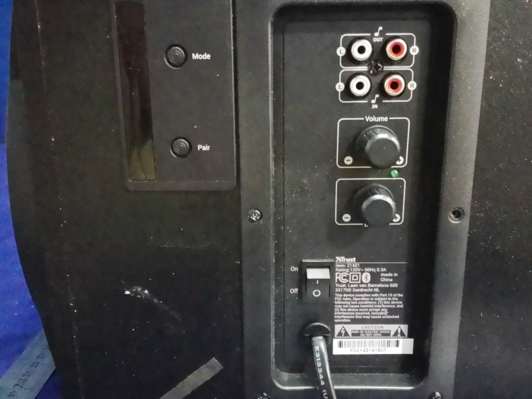 FCC ID HBO21421 External Photos