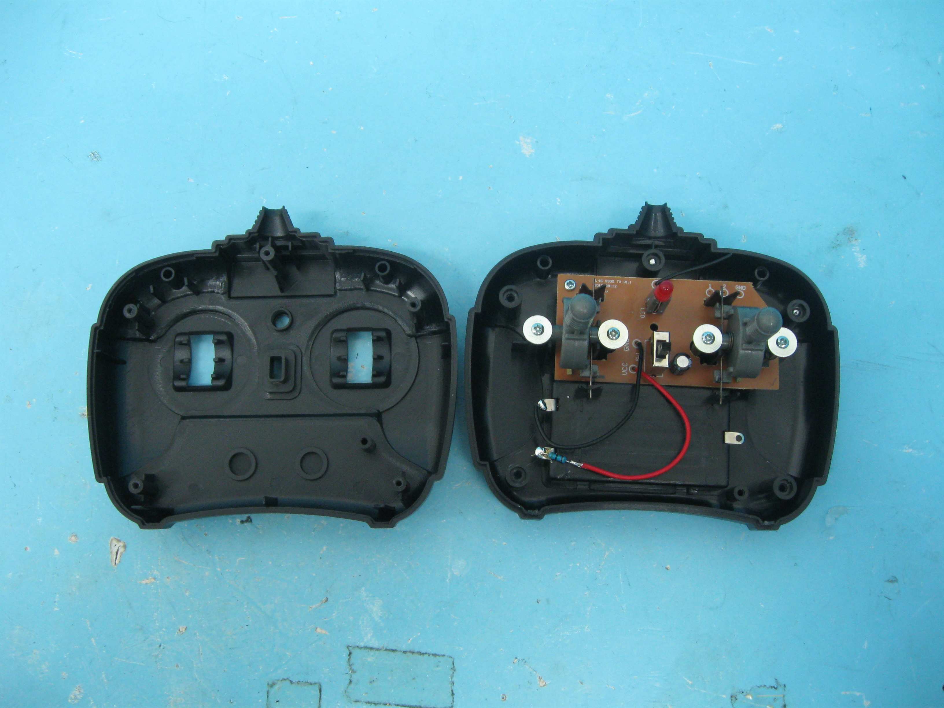 FCC ID O2X93100 Internal Photos