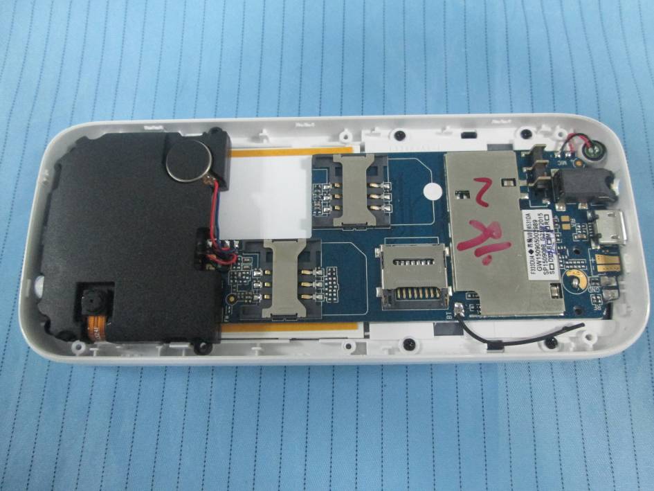 FCC ID PQ4IPROI324F Internal Photos