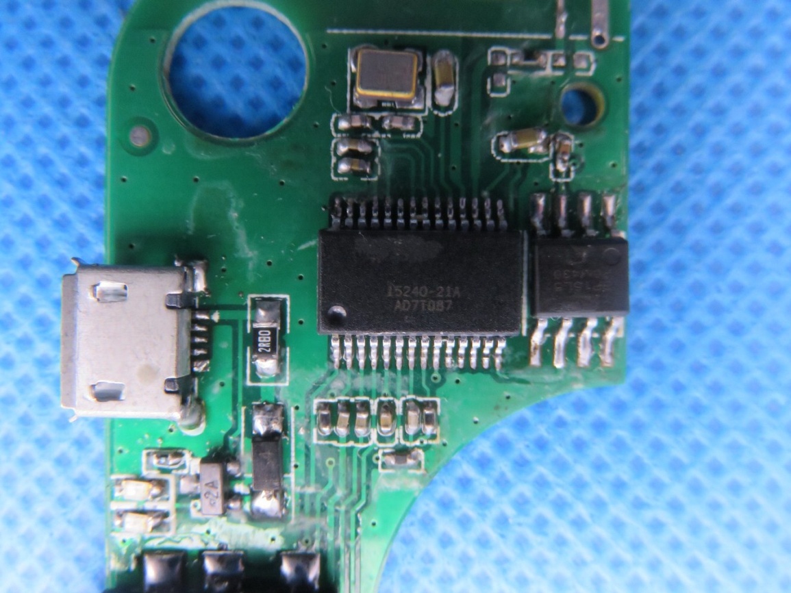 FCC ID QIFB26 Internal Photos