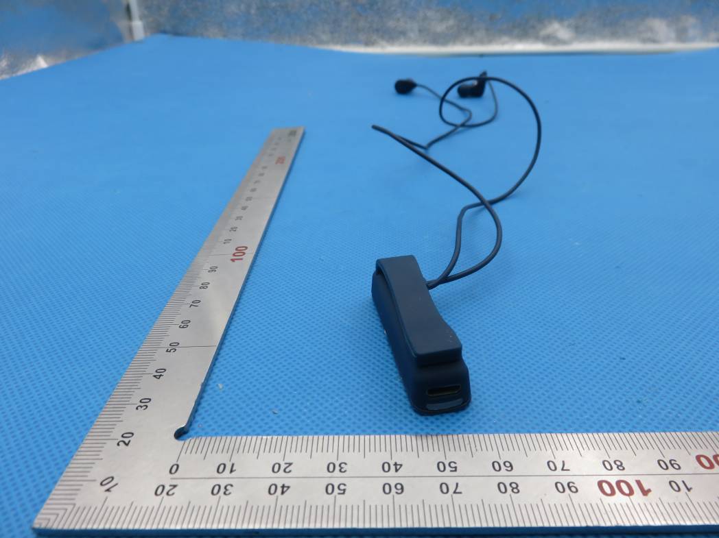 FCC ID QTGZGWRLS ID Label Location Info