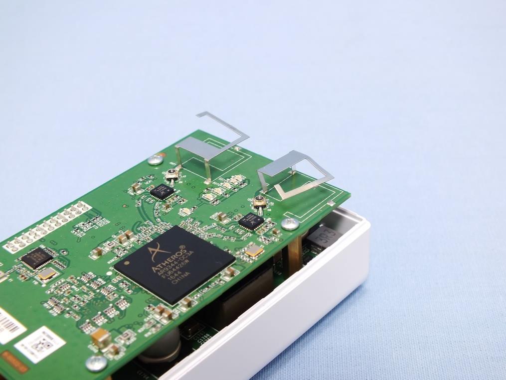FCC ID SWX-UINS Internal Photos