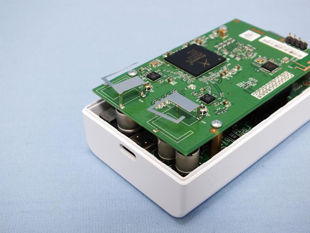 FCC ID SWX-UINS Internal Photos