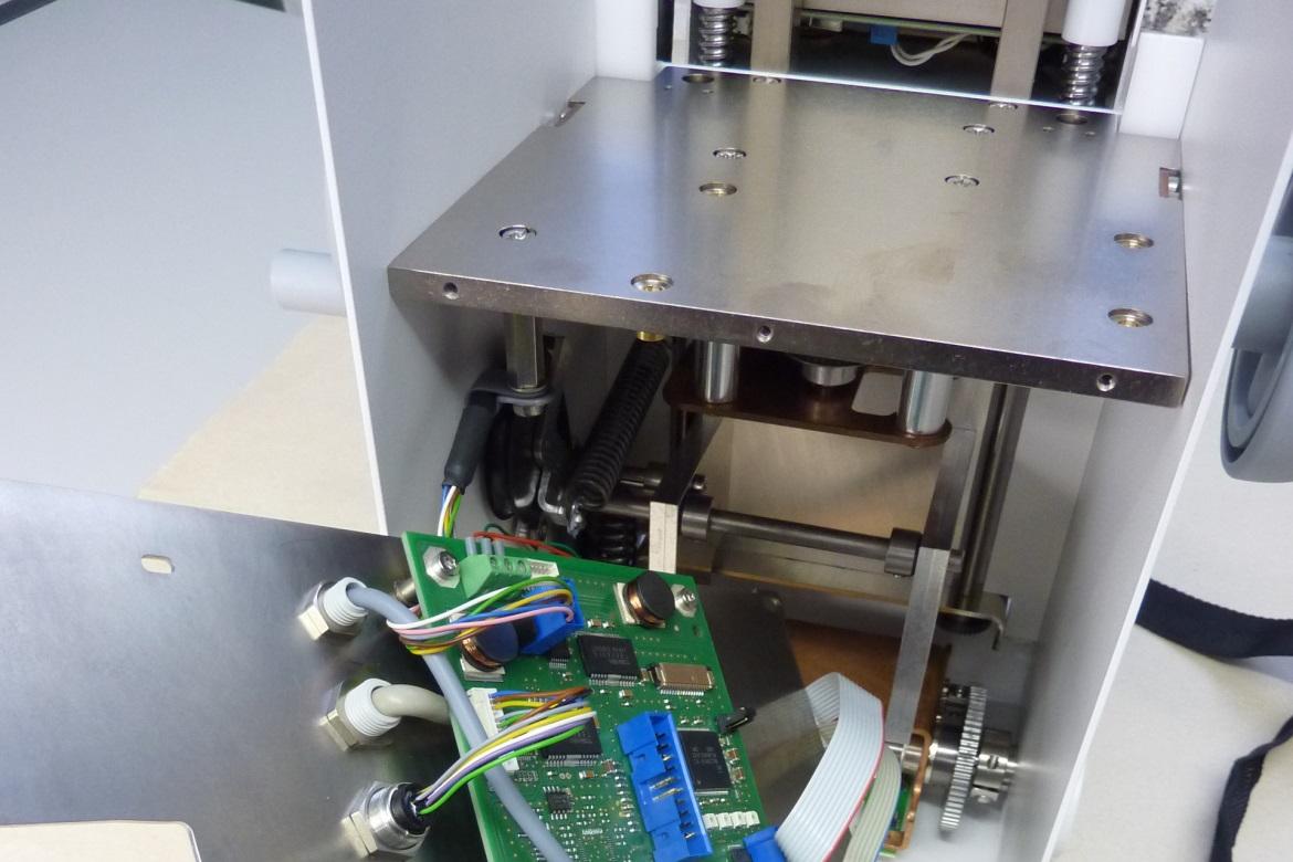 FCC ID THVQ2DOSINGUNIT Internal Photos