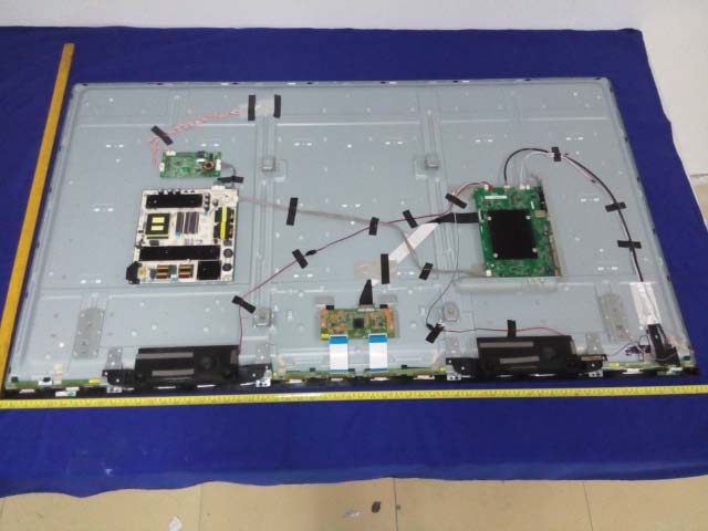 FCC ID W8U65R8 Internal Photos