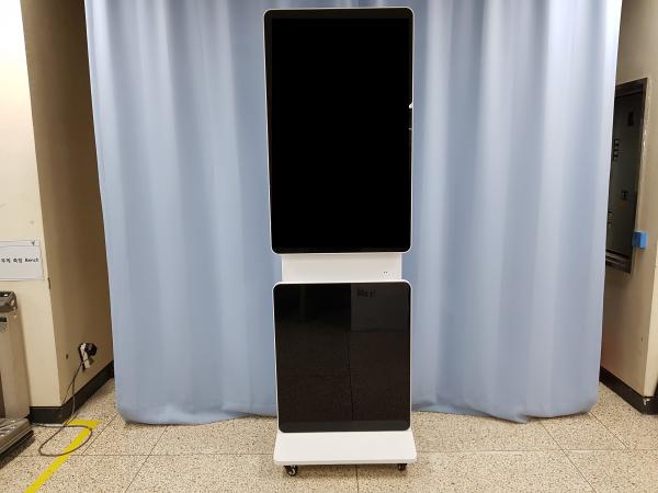Monitor (LCD Advertising Player) Product photo