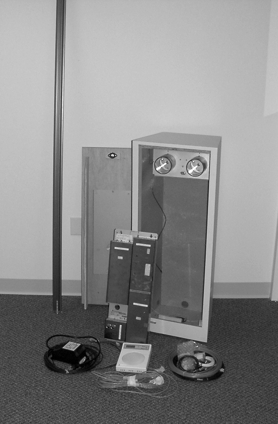 Pedestal with vortex